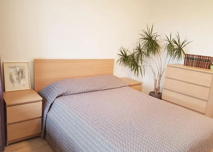 New Center Apartment *